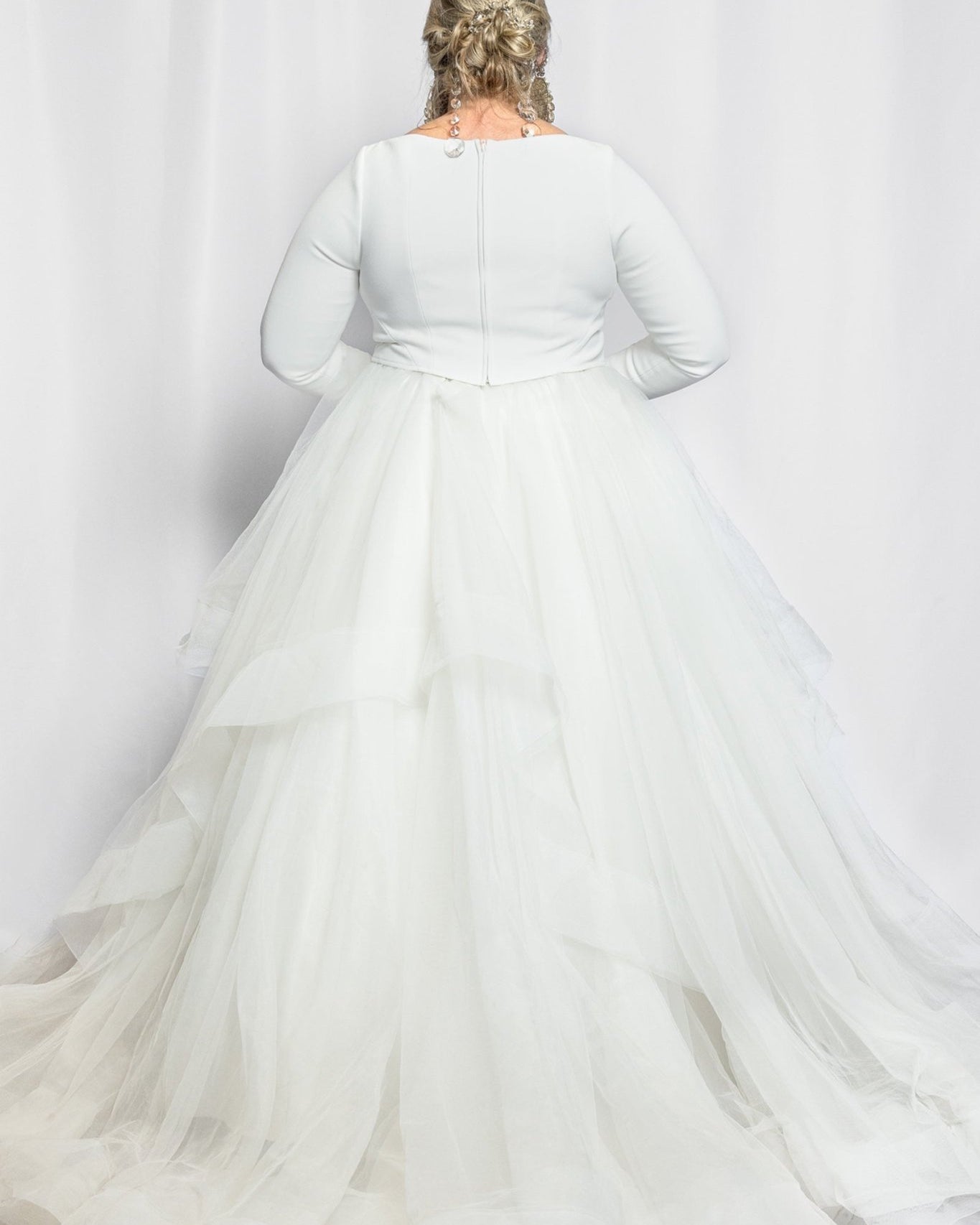 Demascare - Toronto, Canada - Sustainable, luxury fashion - The Levy Look