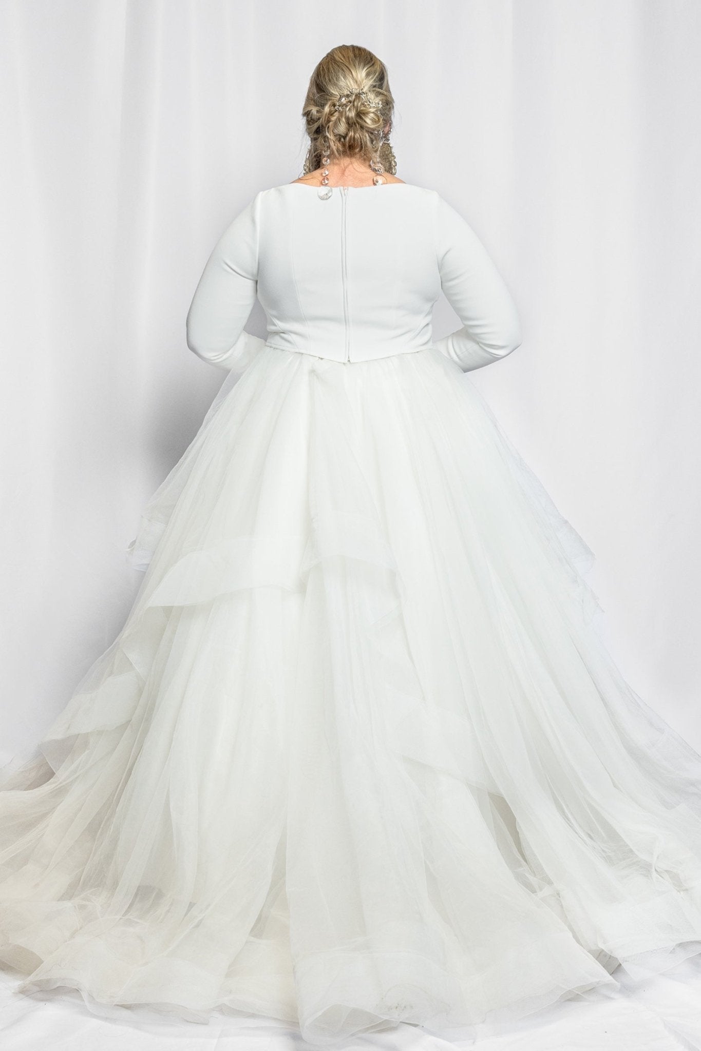 Demascare - Toronto, Canada - Sustainable, luxury fashion - The Levy Look